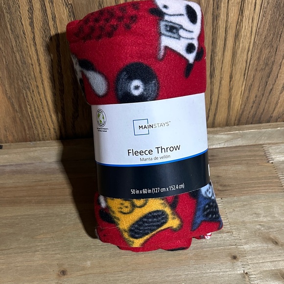 Mainstays Red Fleece Throw with dogs 50”x60” - Picture 1 of 3